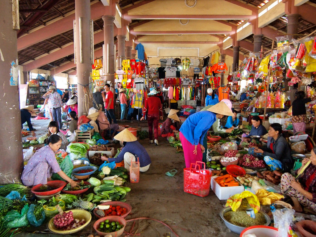 market tours in vietnam
